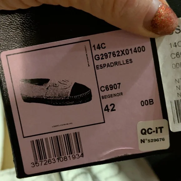 RARE Sz 42 CHANEL Espadrilles - Cream and Black - Picture 7 of 9